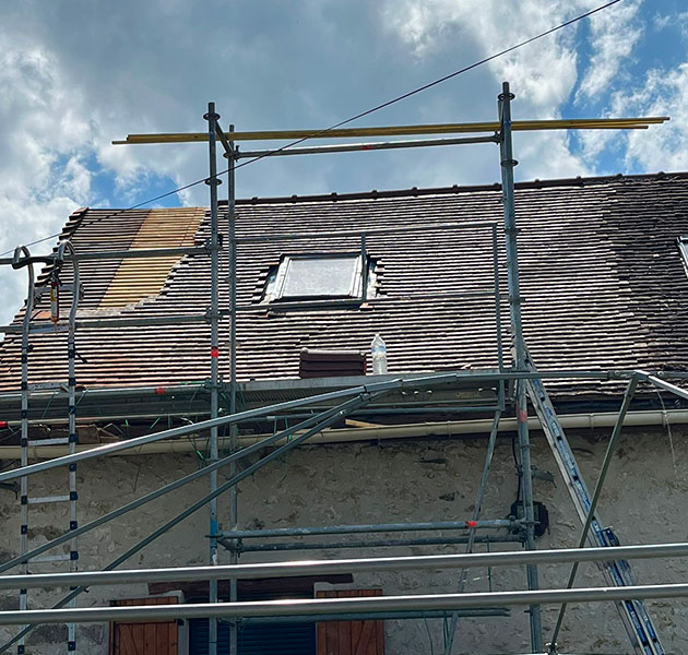 Pose de couverture en tuiles, ardoises et zinc à Montfermeil (93370) en Seine-Saint-Denis (93)